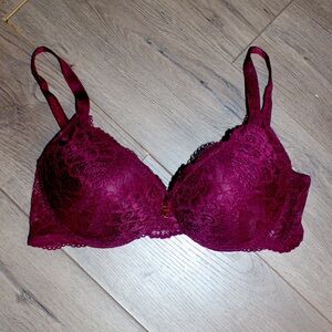 NEW Juicy Couture Deep Red Lace Bra